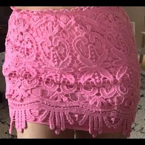 Cute lace and lined mini skirt
